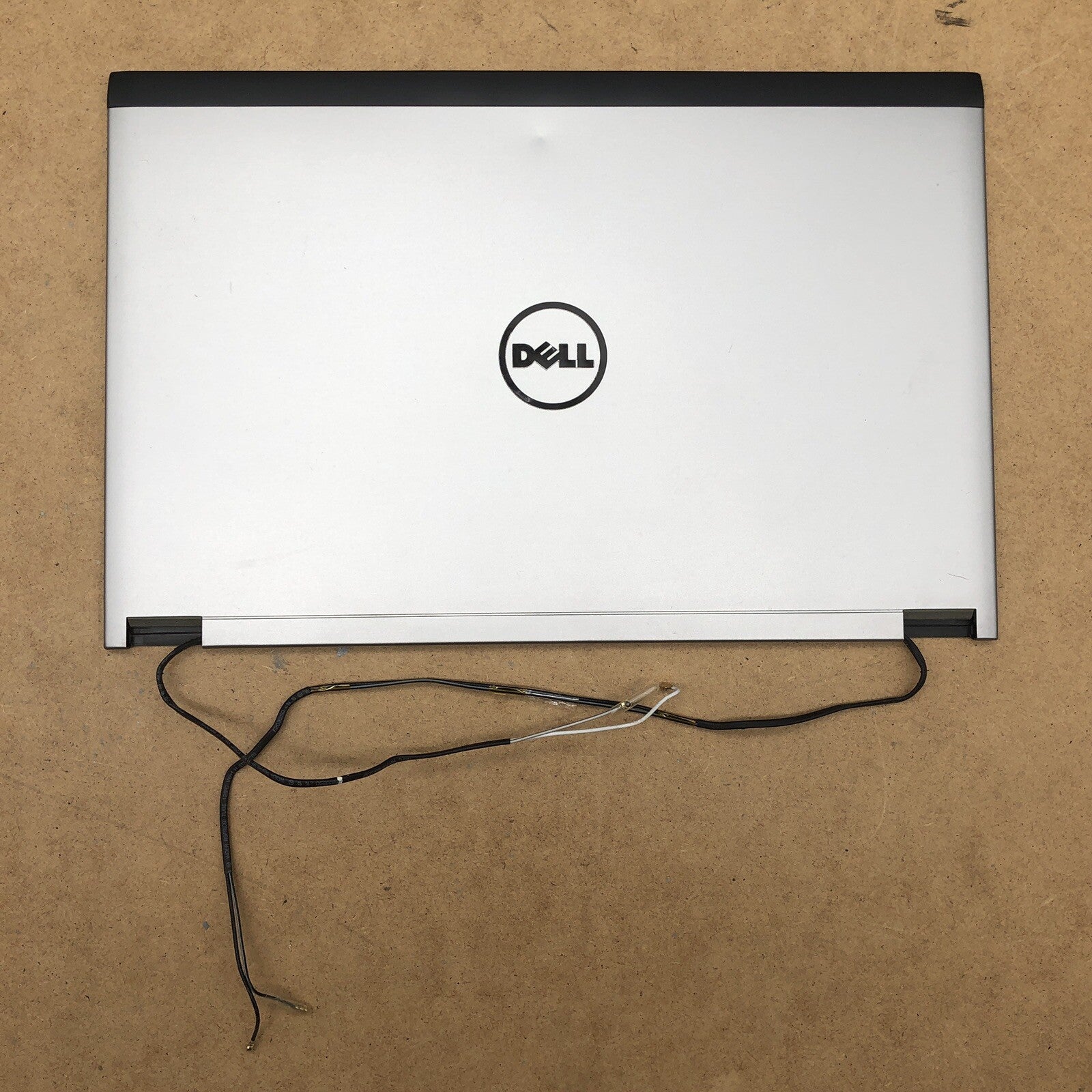 Capot - Dell Latitude 3330