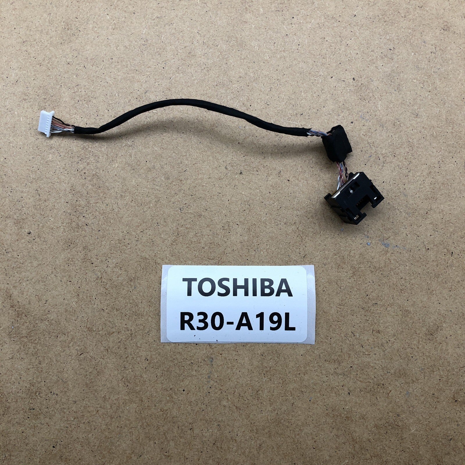 Connecteur Ethernet - Toshiba PORTEGE R30-A19L