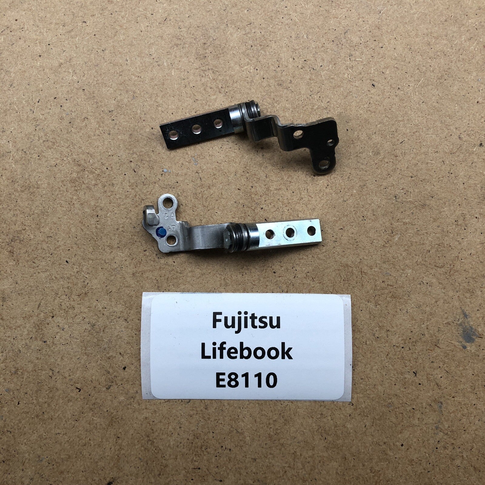 Charnières - Fujitsu Lifebook E8110
