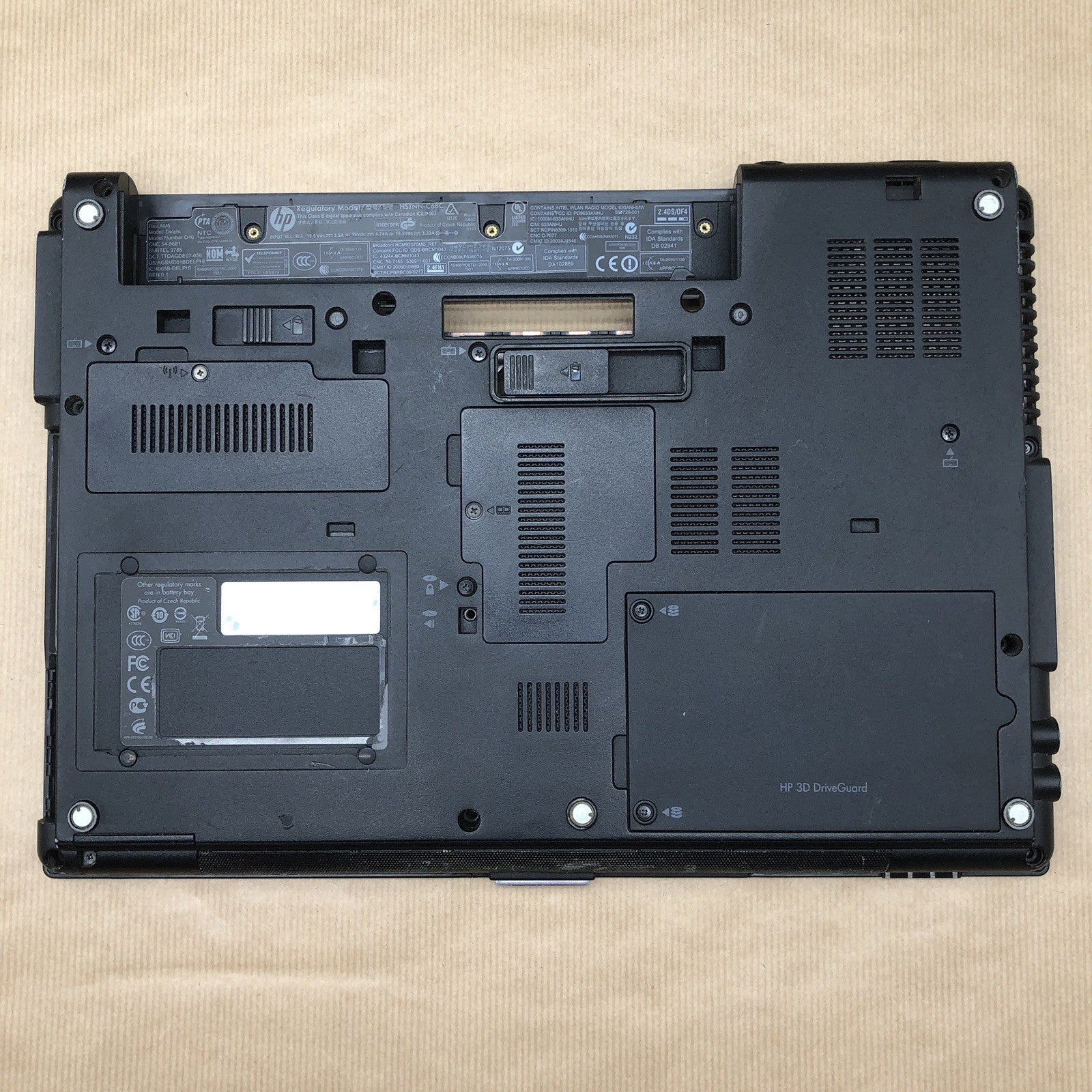 Plasturgie complète - HP Elitebook 8440P (4)
