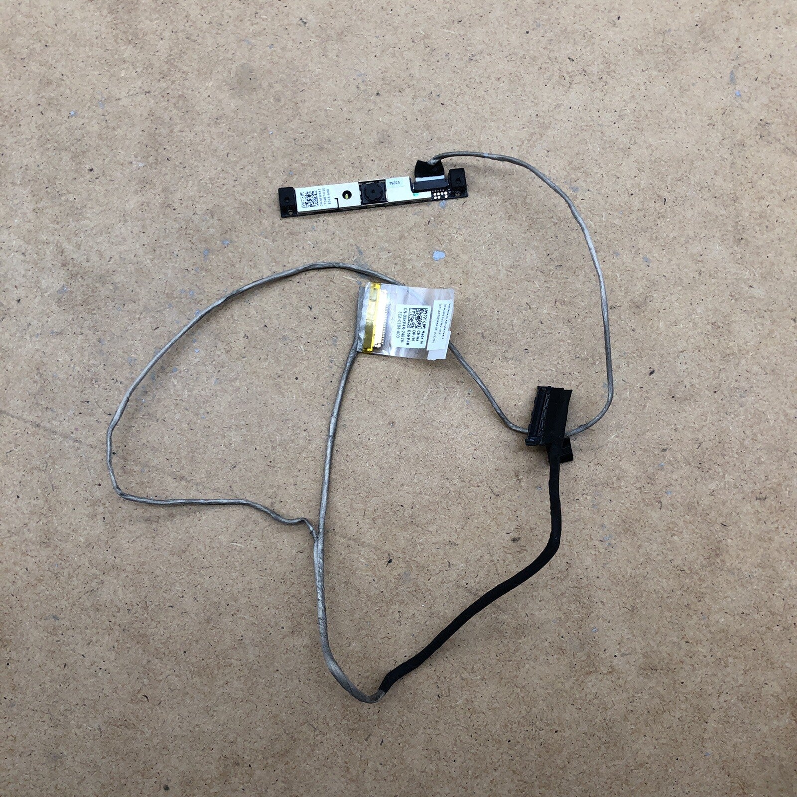 Connecteur écran et webcam- Dell Latitude 3350