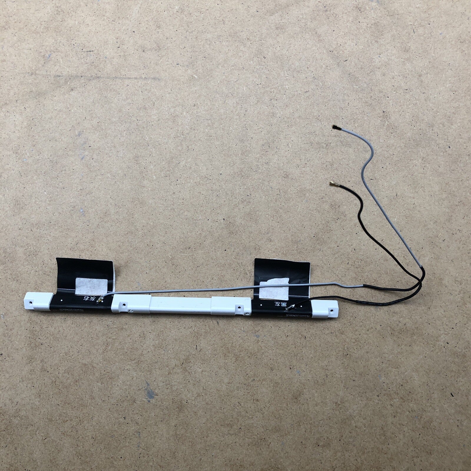 Antenne wifi - Lenovo Ideapad S130-14IGM