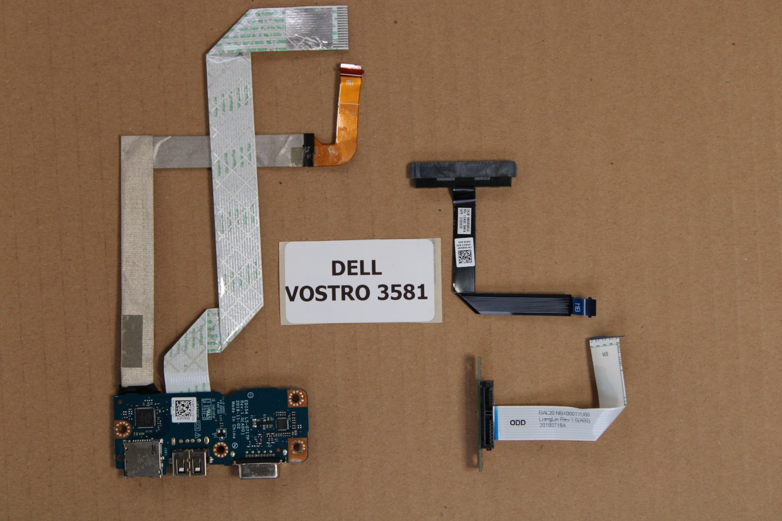 Connecteurs - Dell Vostro 3581