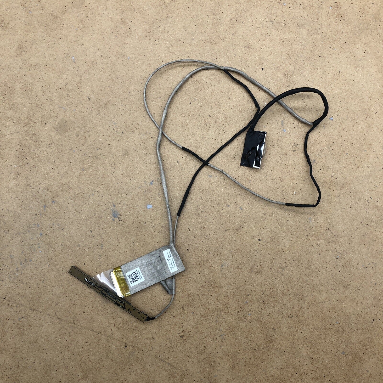 Connecteur d'écran et webcam - Acer ES1-731