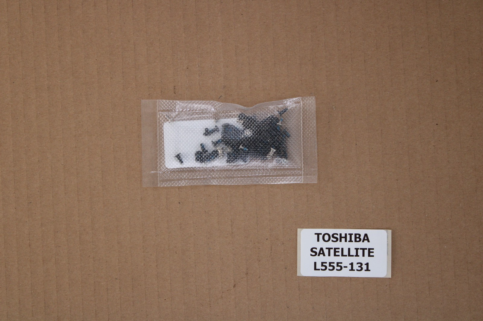 Visserie - Toshiba Satellite L555-131