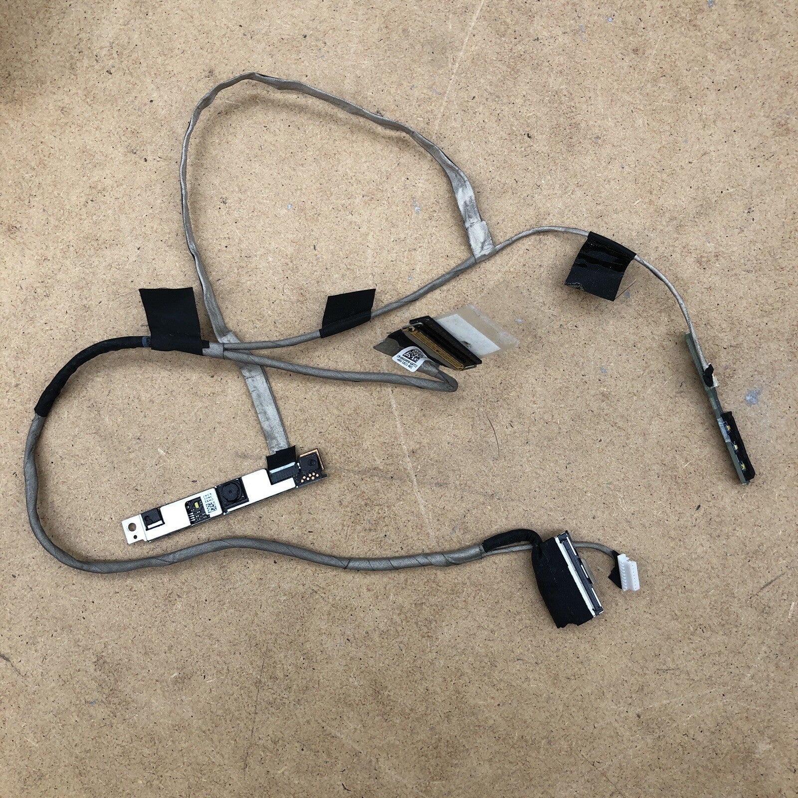 Connecteur écran avec webcam et Leds - Dell Latitude  E6540