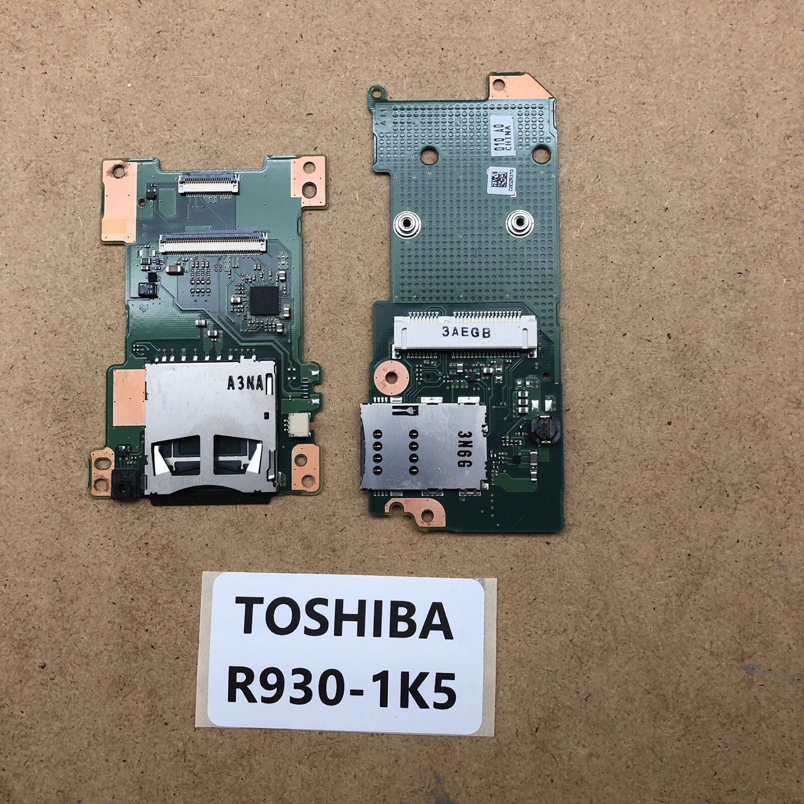 Lot de lecteurs de cartes SIM/SD etc.. - Toshiba PORTEGE R930-1 K5