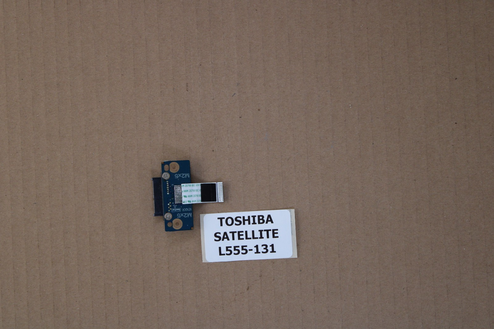 Connecteur sata - Toshiba Satellite L555-131