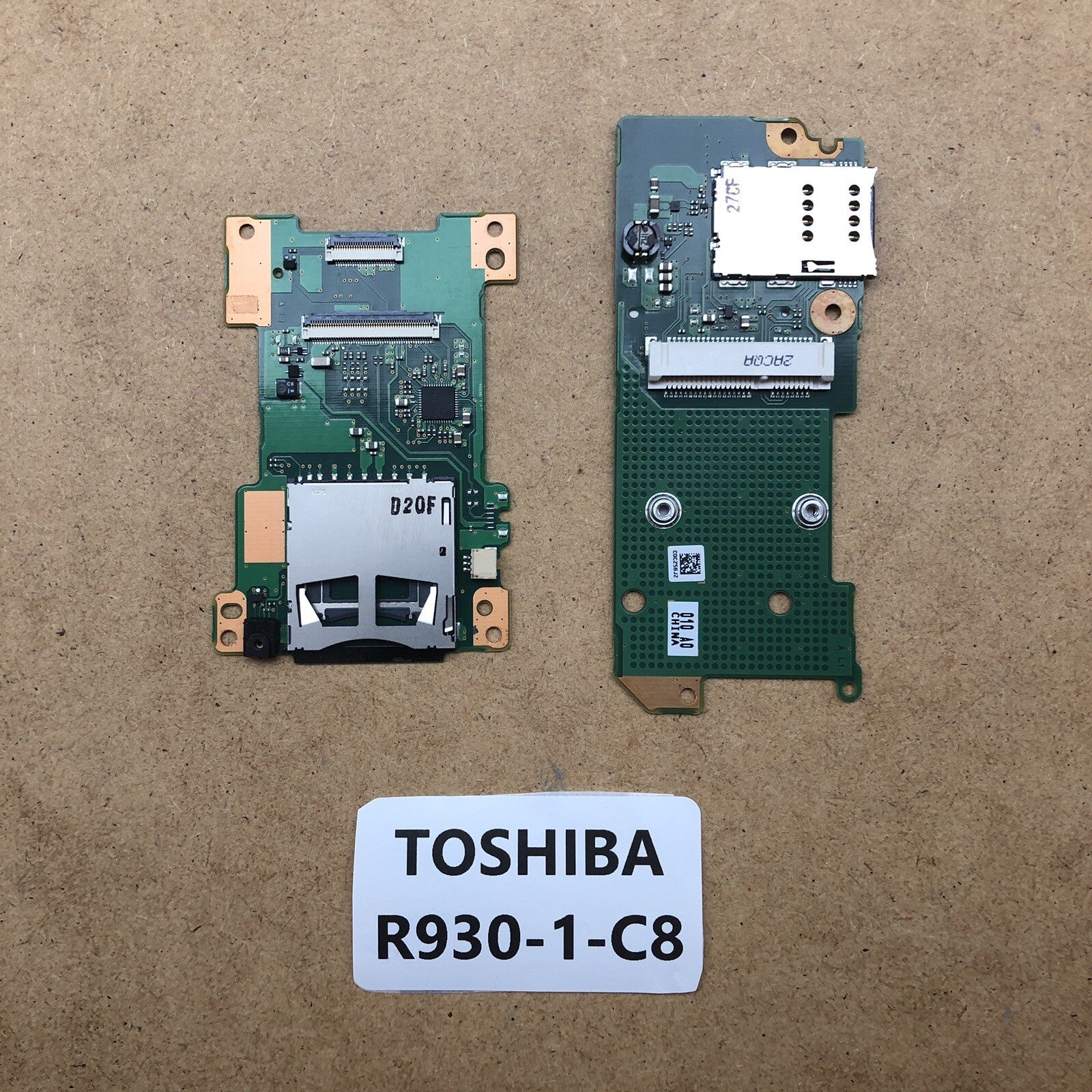 Lot de lecteurs de cartes SIM/SD etc.. - Toshiba PORTEGE R930-1 C8